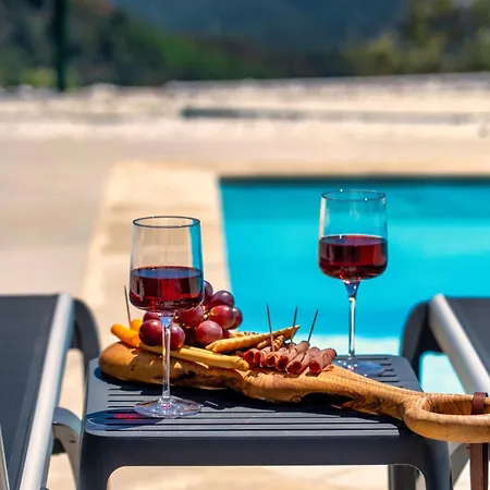 فيلة The Box House & Charming Private Tiny House & Pool