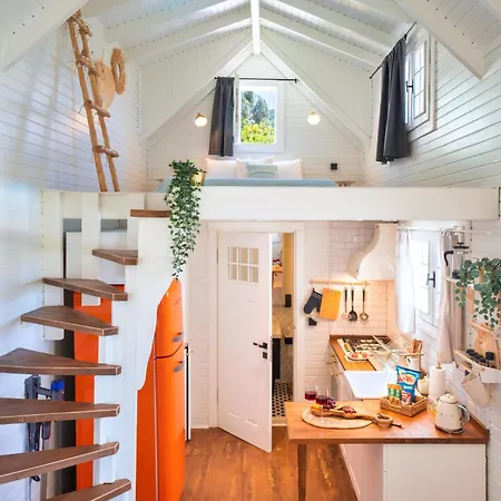 The Box House & Charming Private Tiny House & Pool فيلة *