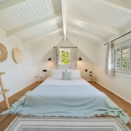 Villa The Box House & Charming Private Tiny House & Pool Göcek
